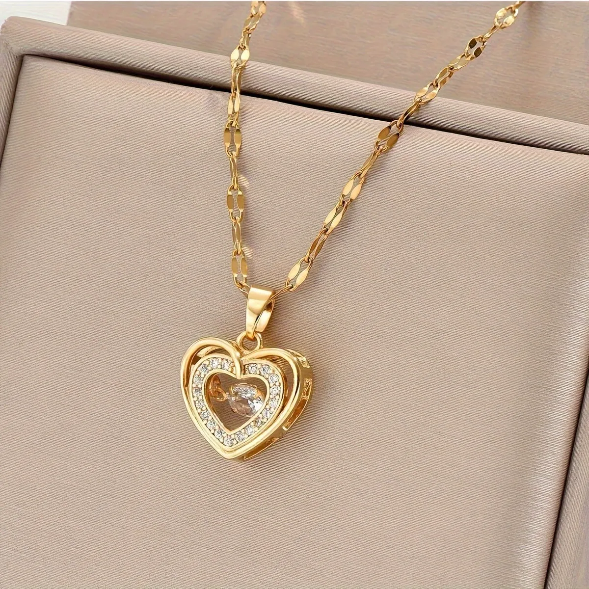 18K Gold Plated Copper Three-Dimensional Love Design Necklace - Fashionable Rhinestone Mosaic, Minimalist Chic, Retro, Versatile Accessory for Women - Perfect for Streetwear, Daily Commuting, Holidays, and Parties