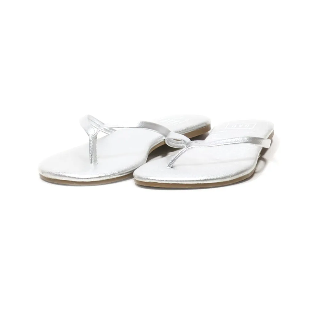 Gap Flip Flops Pu Leather Silver Colour For Women