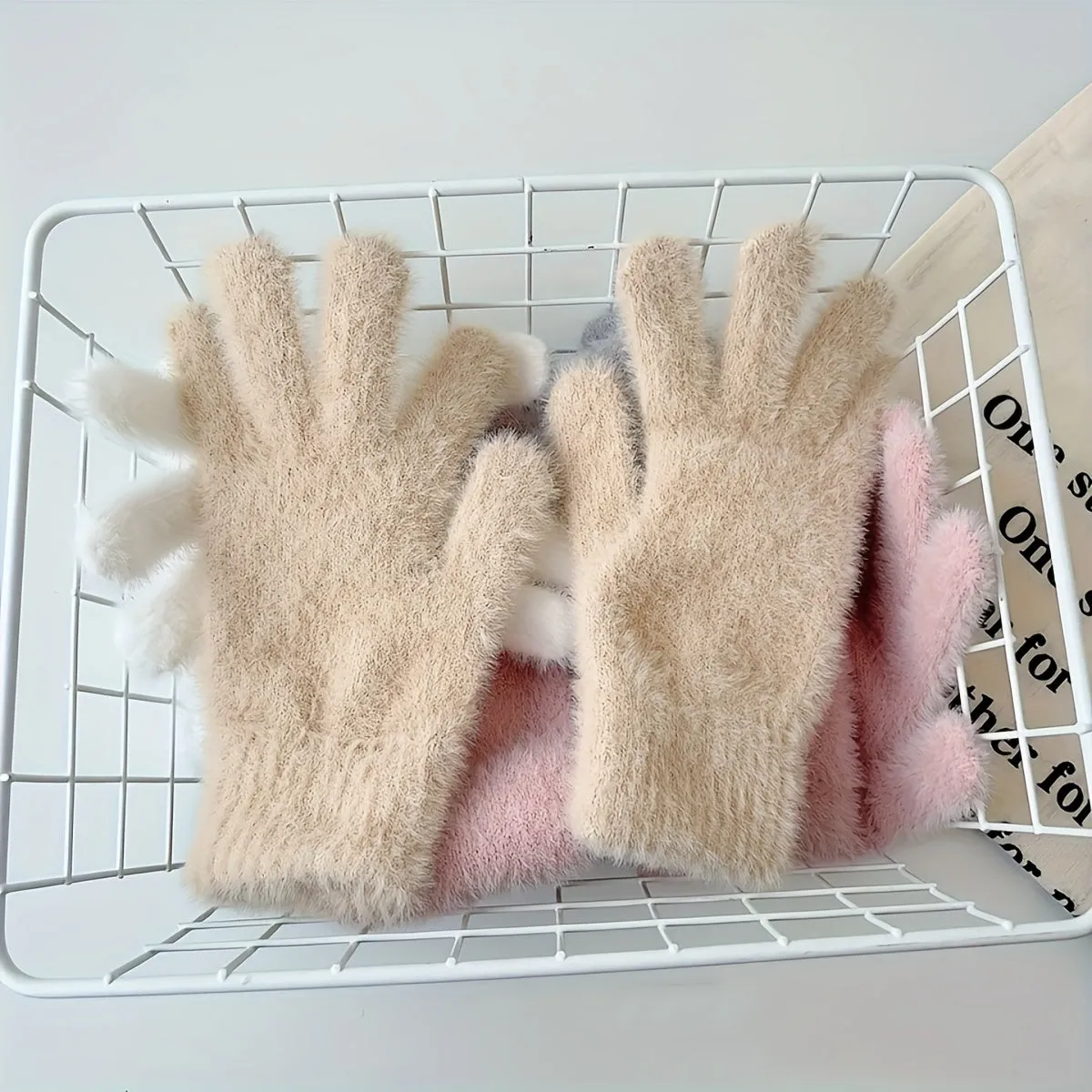 Minimalist Solid Color Plush Gloves Short Elastic Warm Knit Touchscreen Gloves Winter Coldproof Cashmere Gloves