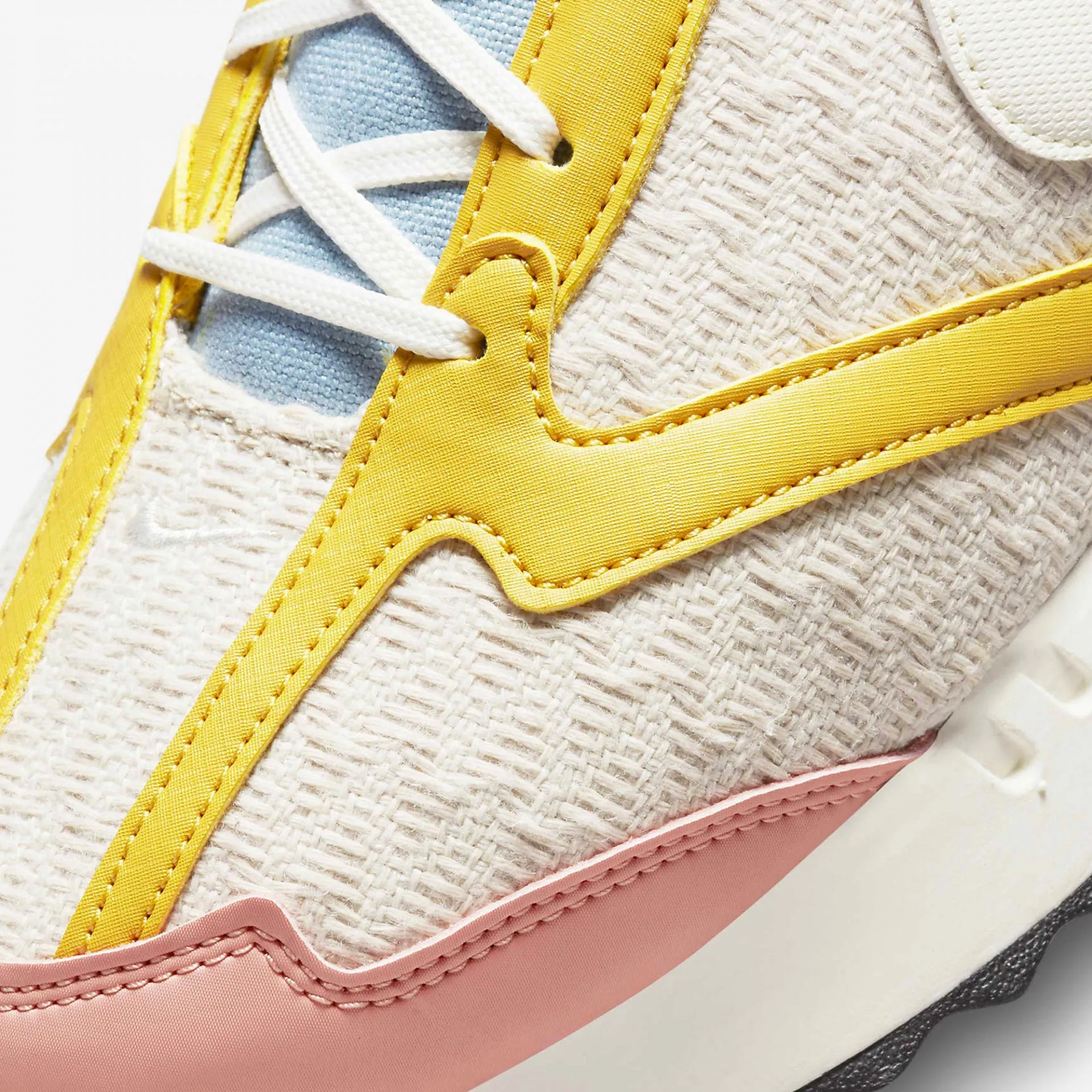 Nike | WMN'S AIR MAX DAWN SE  { SANDED GOLD / SAIL