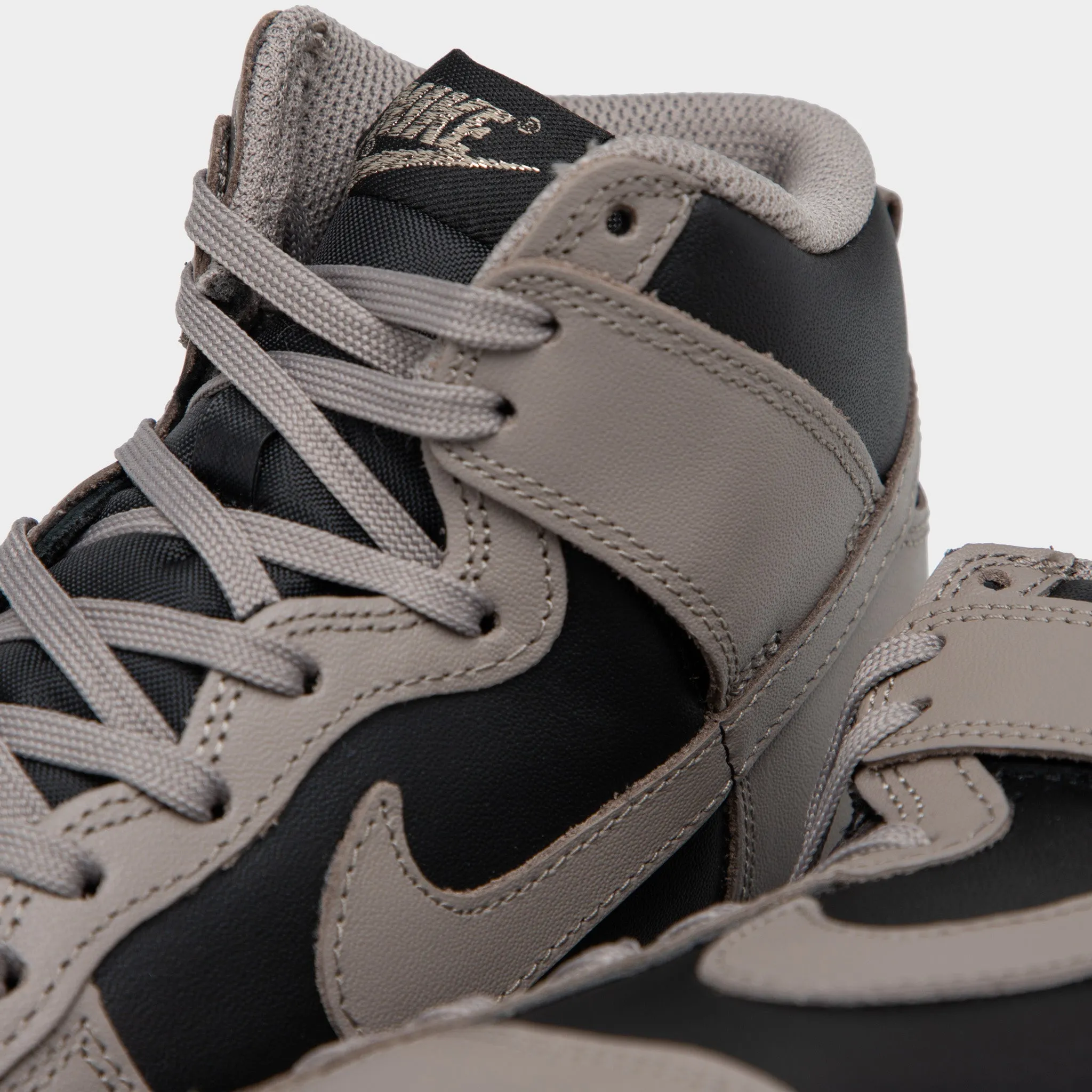 Nike Women's Dunk High Black / Moon Fossil - Black