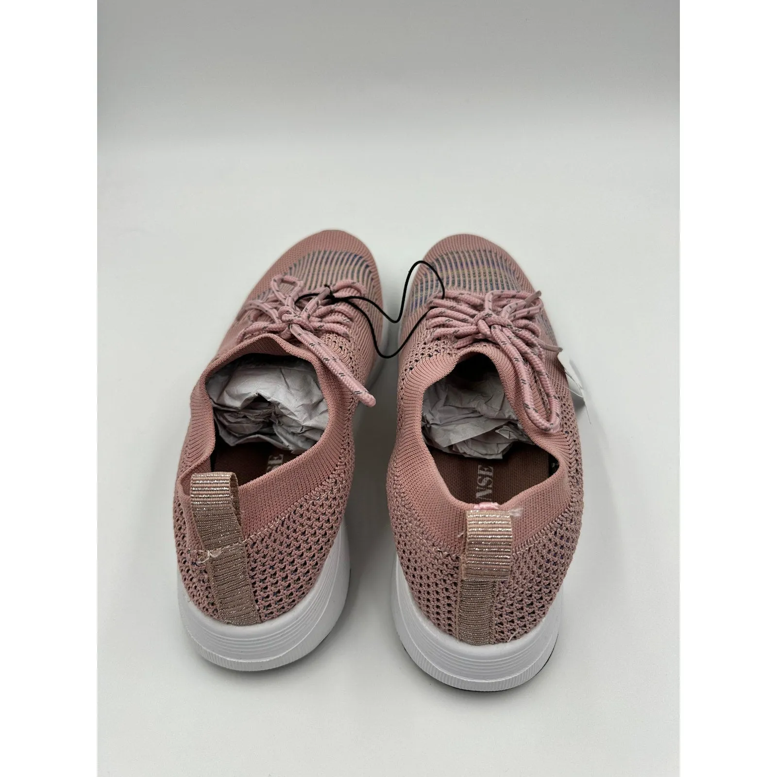 Women's Size 7, Pink Sneakers Knit Low Top Sneakers with White Sole